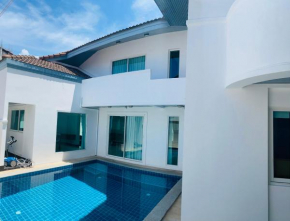 Lux Villa 4 Bedrooms